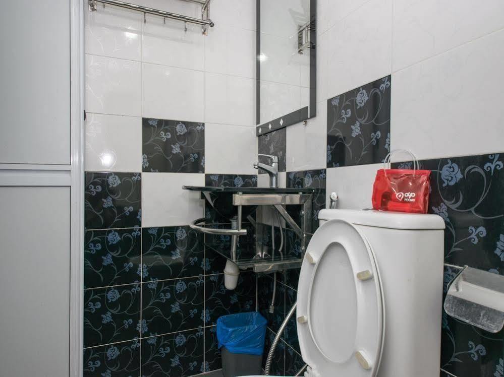 Oyo Rooms Maharajalela Monorail Station Kuala Lumpur Bagian luar foto